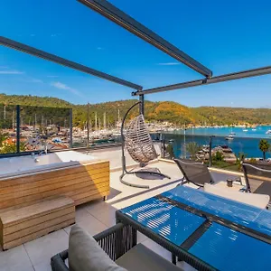 https://sea-view-penthouse-suite-sternschanze-nakas-suites.aegeanhotels.net