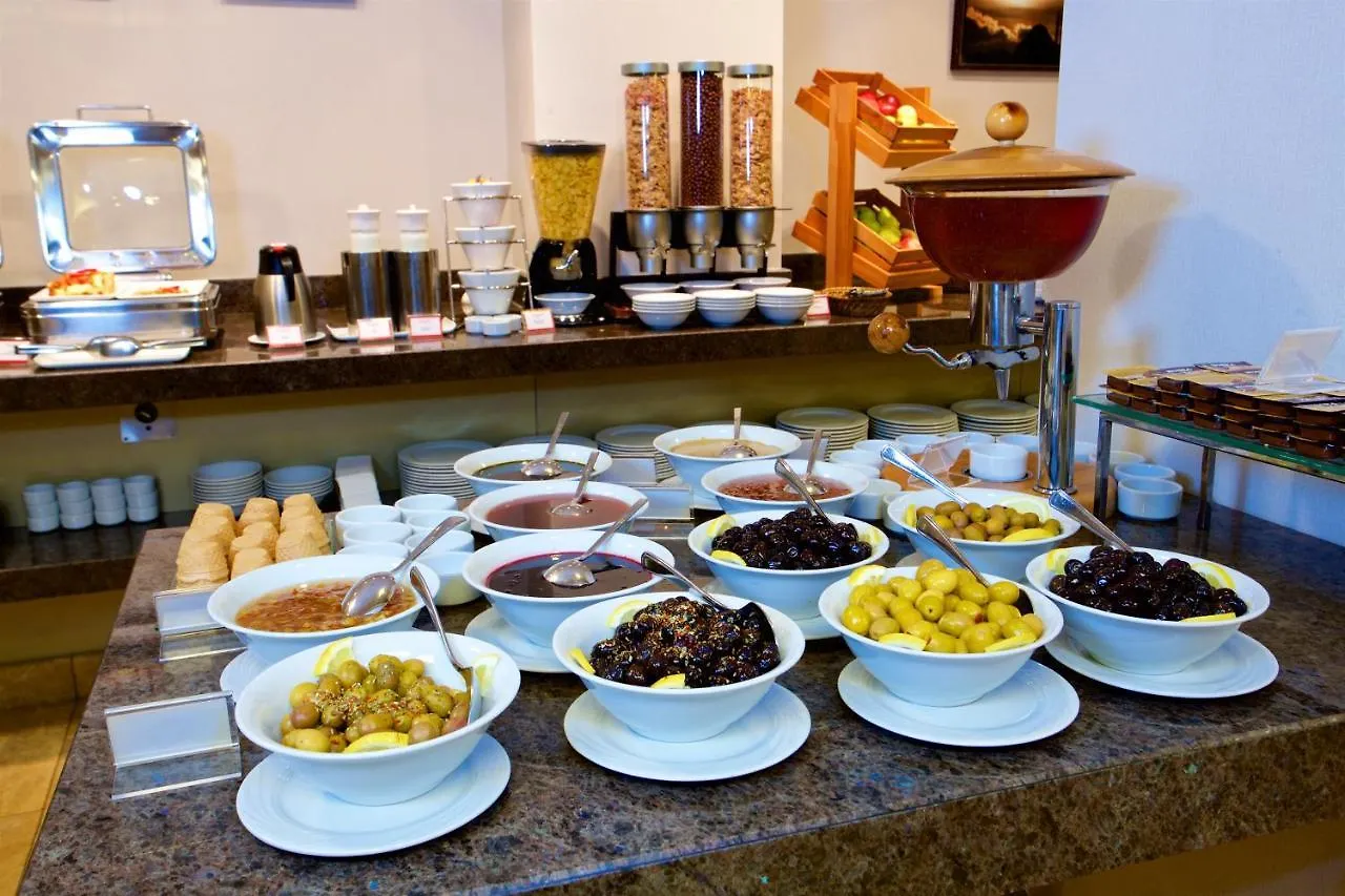 Ramada By Wyndham Istanbul Taksim Hotel