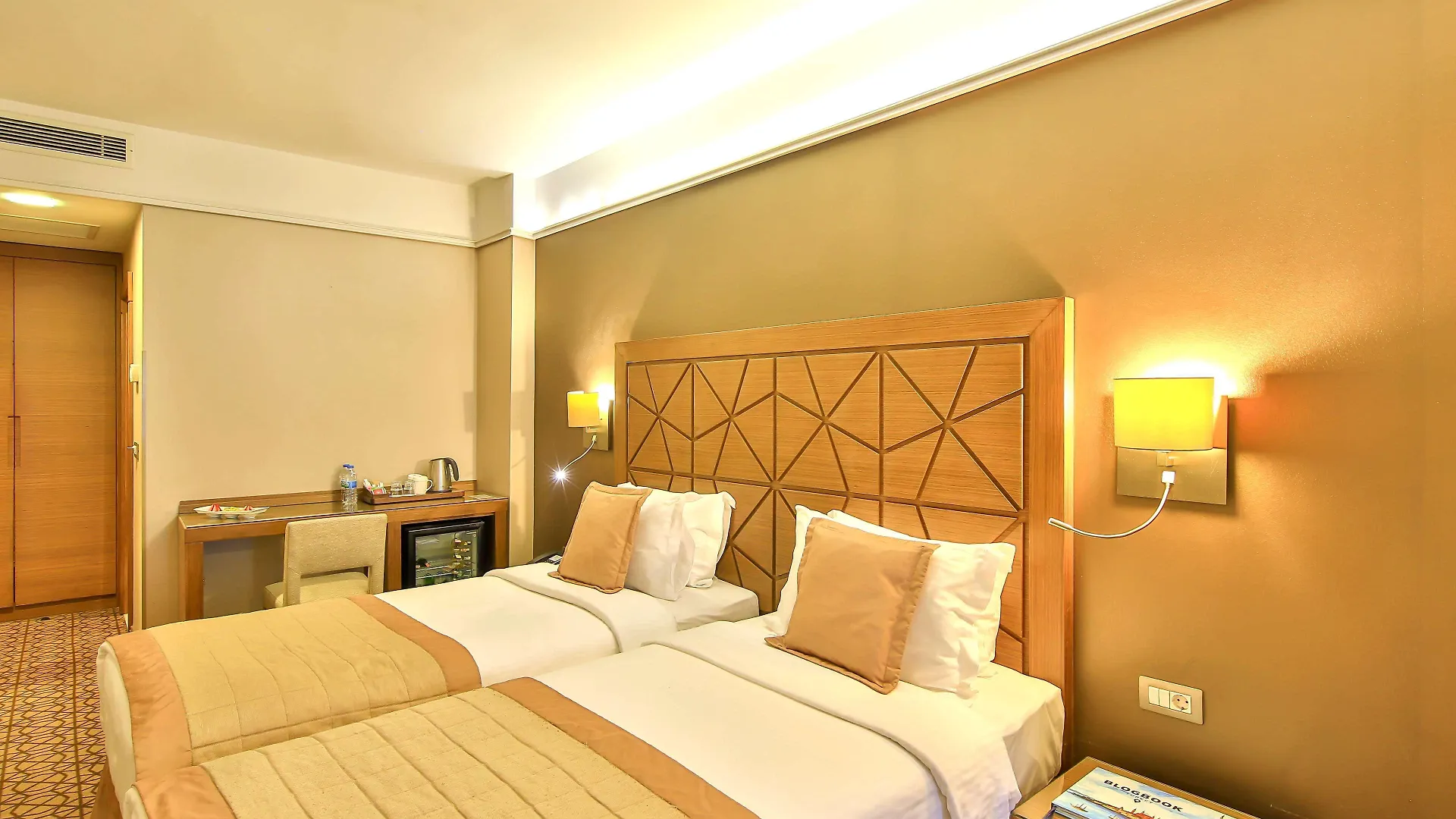 Ramada By Wyndham Istanbul Taksim Hotel