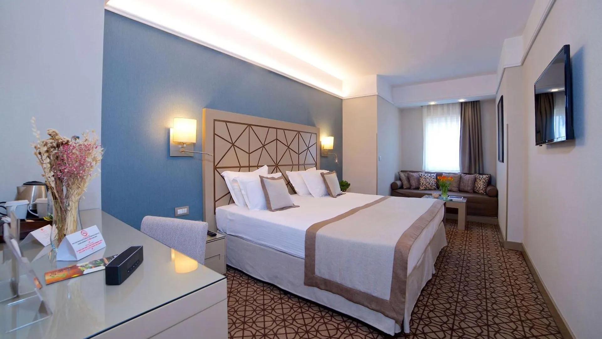 Ramada By Wyndham Istanbul Taksim Hotel 4*,