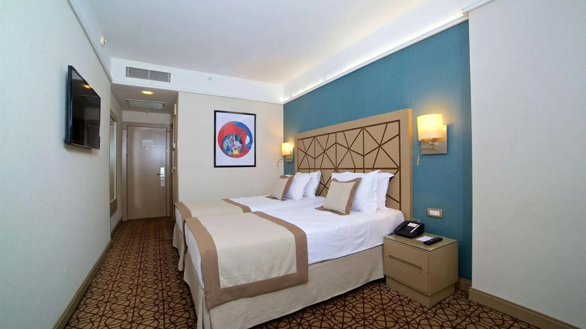 Ramada By Wyndham Istanbul Taksim Hotel 4*,