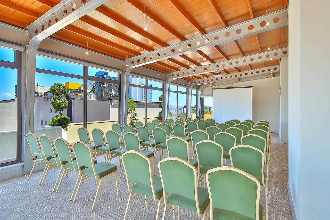 Ramada By Wyndham Istanbul Taksim Hotel