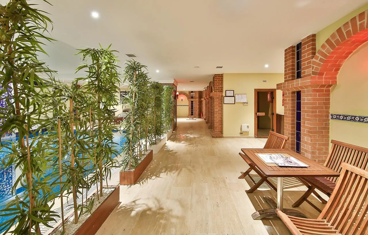 Ramada By Wyndham Istanbul Taksim Hotel