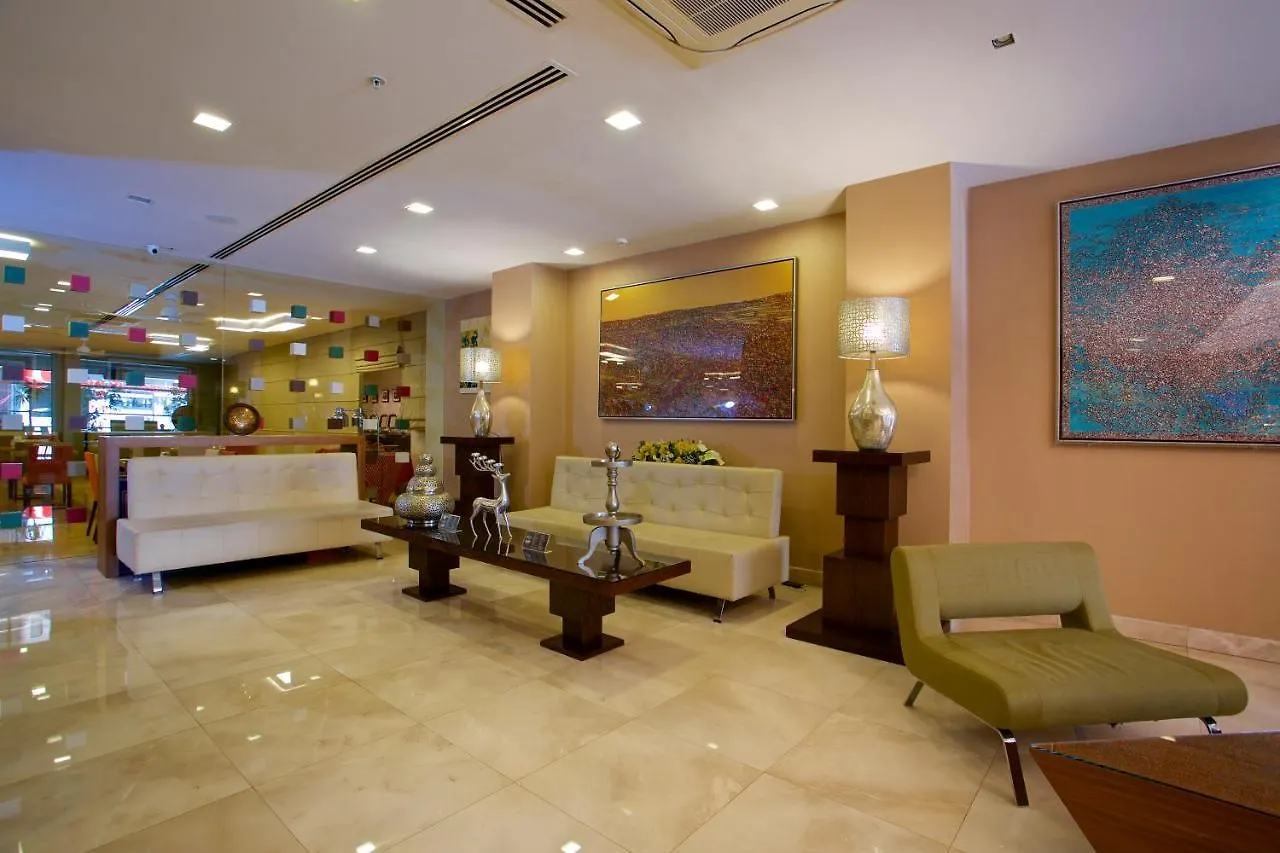 מלון Ramada By Wyndham Istanbul Taksim