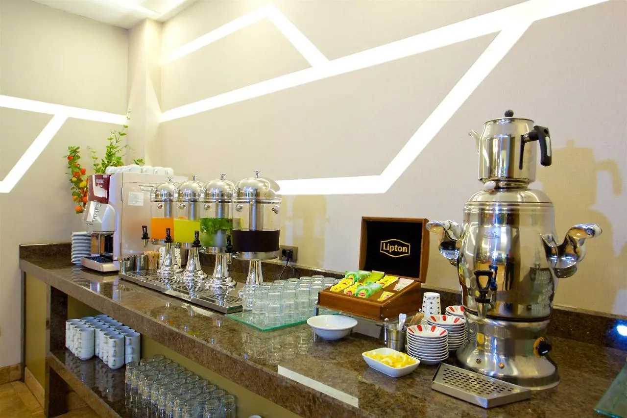 מלון Ramada By Wyndham Istanbul Taksim 4*,  טורקיה
