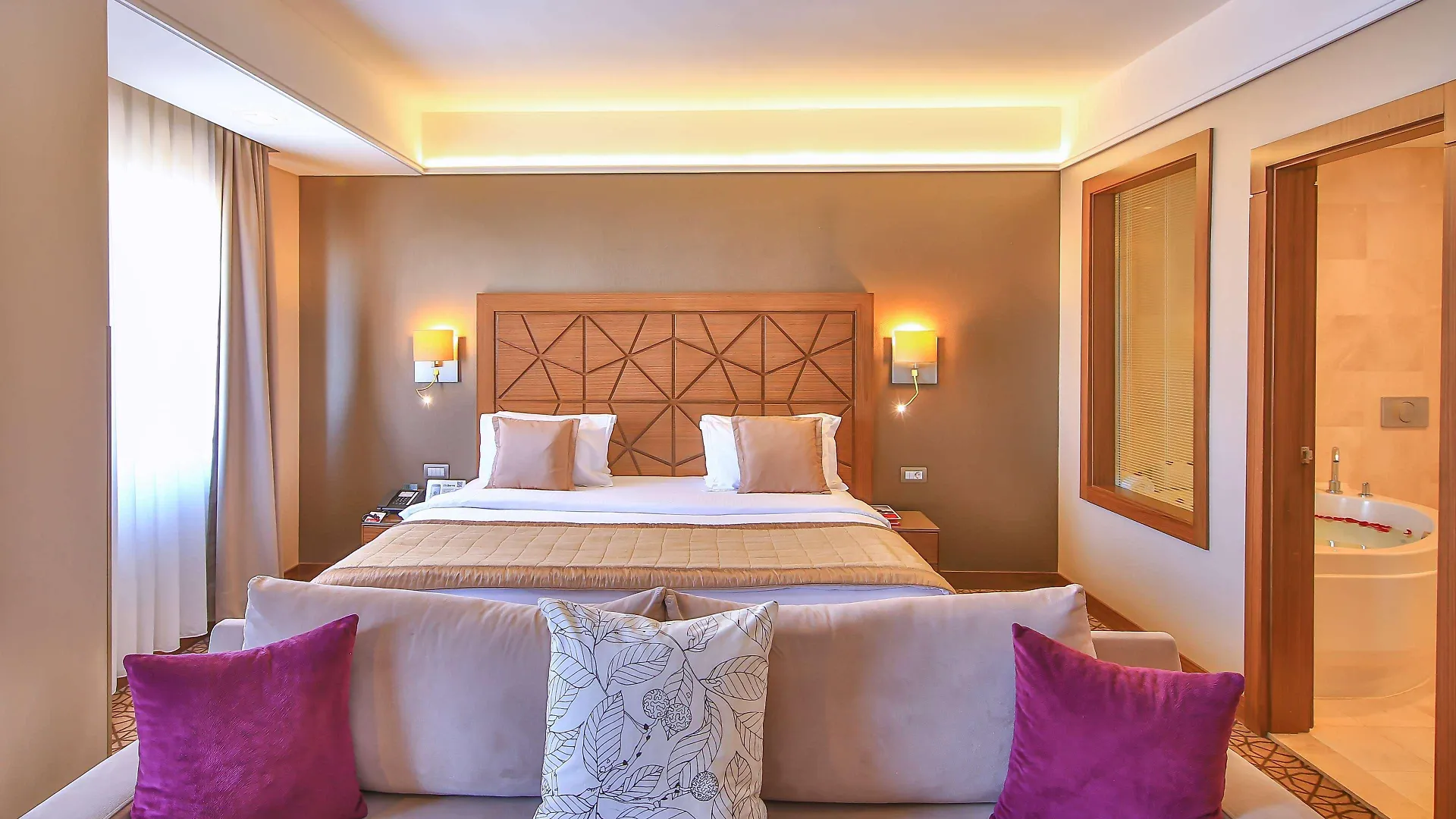 מלון Ramada By Wyndham Istanbul Taksim 4*,  טורקיה