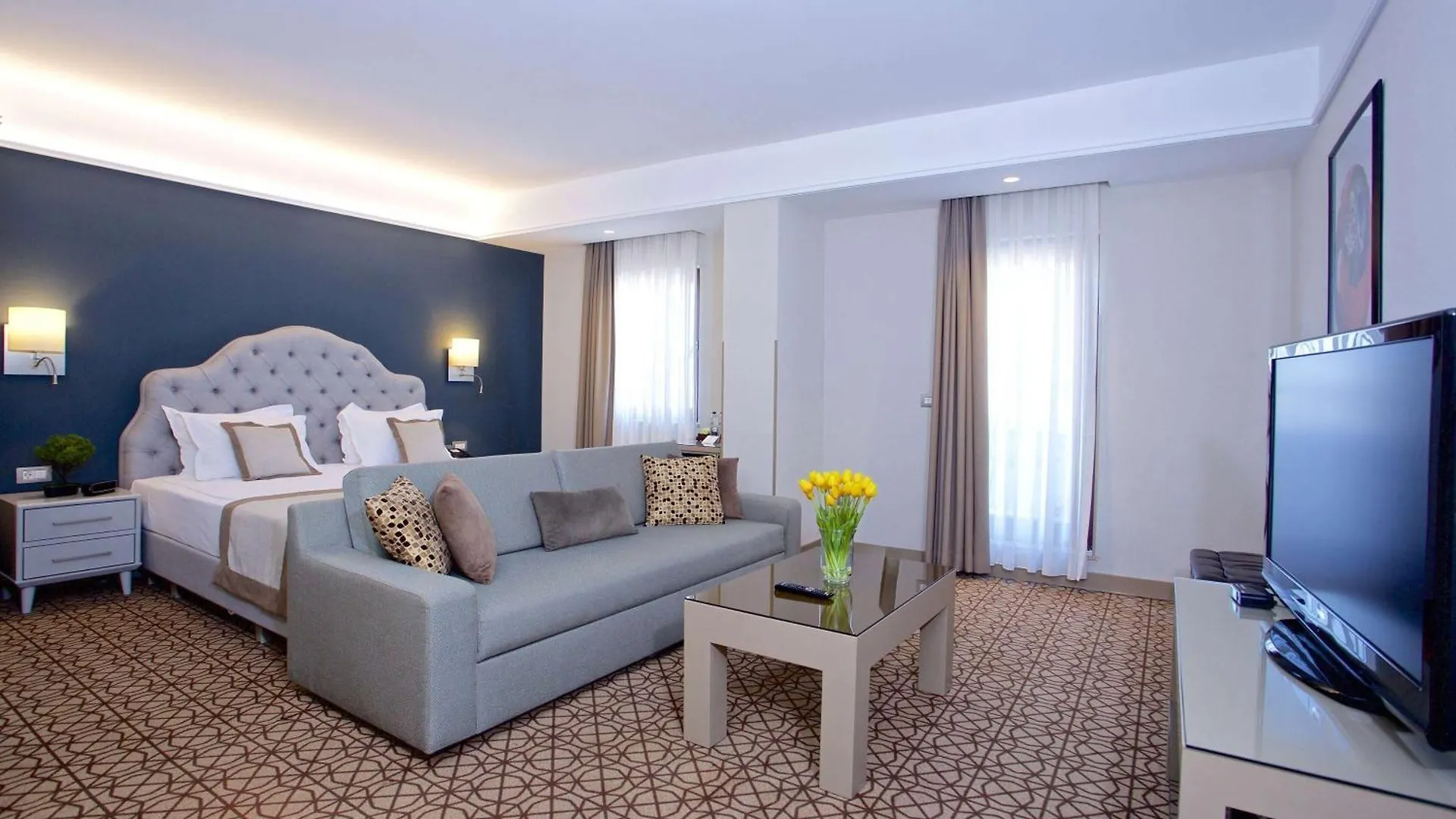מלון Ramada By Wyndham Istanbul Taksim