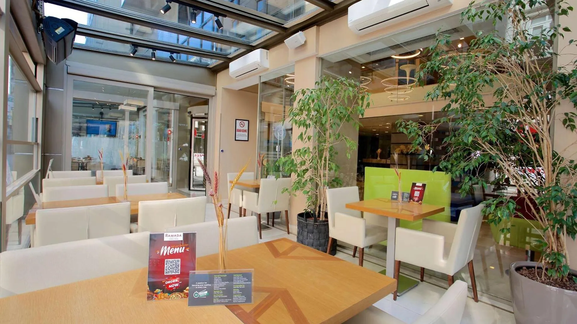 מלון Ramada By Wyndham Istanbul Taksim