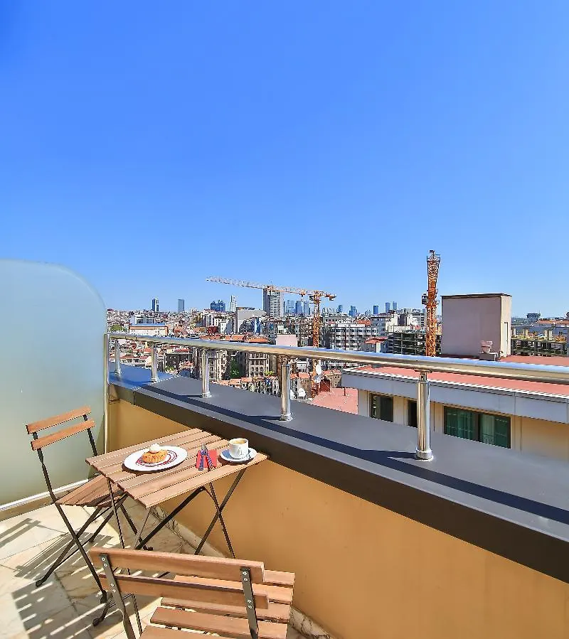 מלון Ramada By Wyndham Istanbul Taksim